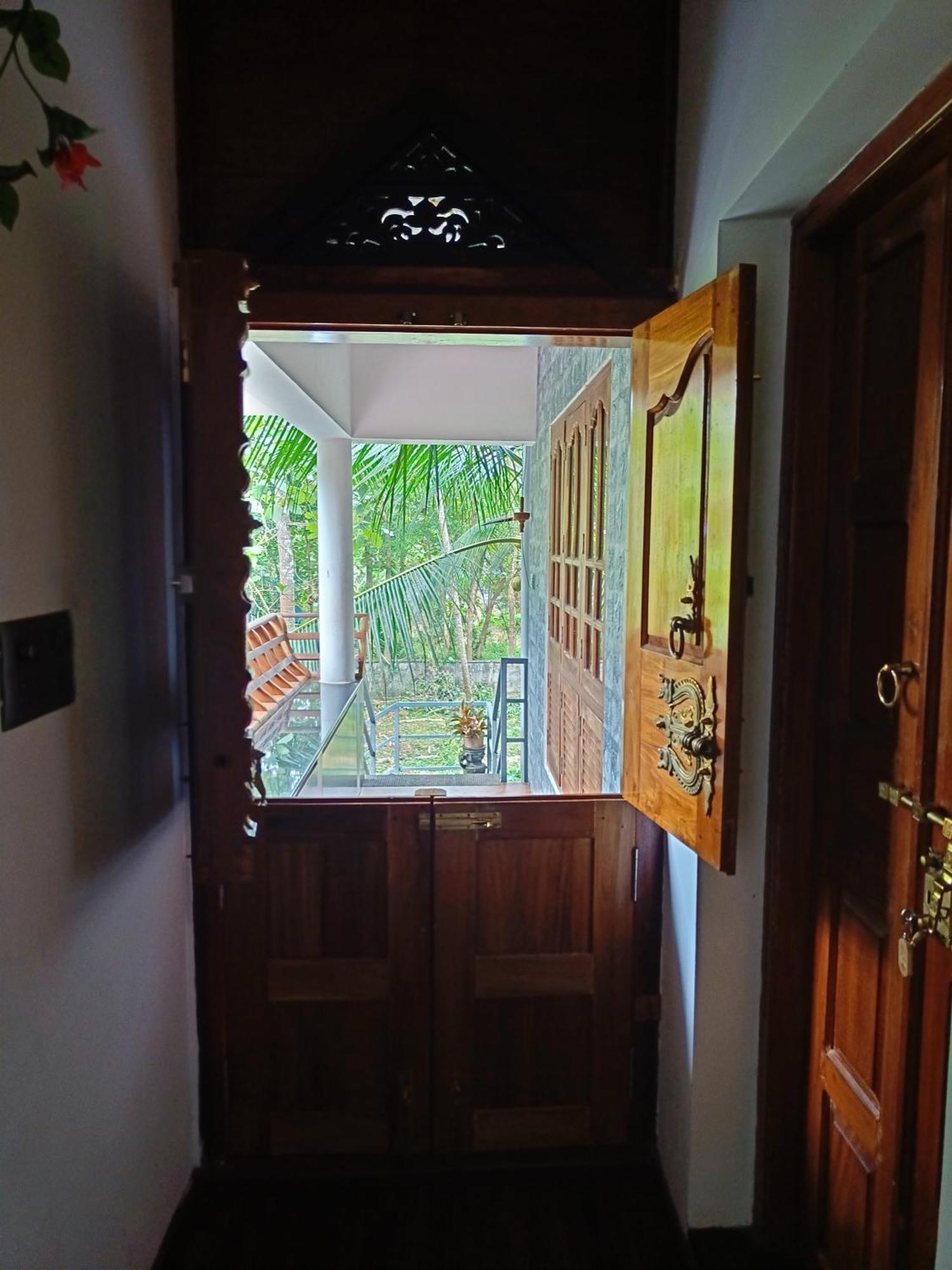 Anandam Stays - Premium 3Bhk Plush Homestay, Vaikom Near Kumarakom Exterior photo